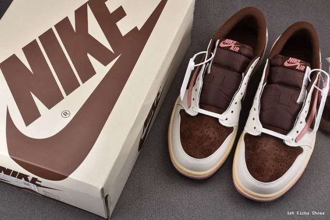 1st Kicks SP Travis Low 1 AJ OG x DZ4137-206 Scott 0820